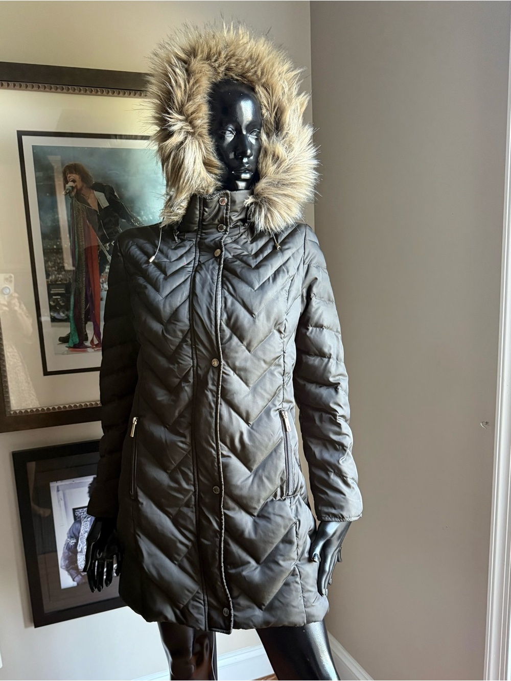 Reaction Kenneth Cole Womens Chevron Puffer Coat Faux Fur Hood Olive Small